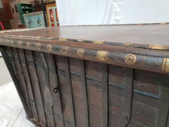 Indian Antique brass metal blanket box Brown coffee table chest 92X53X58cm Indian Antique brass metal blanket box Brown coffee table chest 92X53X58cm