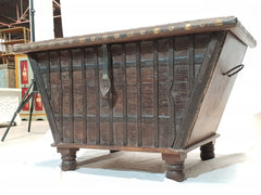 Indian Antique brass metal blanket box Brown coffee table chest 92X53X58cm Indian Antique brass metal blanket box Brown coffee table chest 92X53X58cm