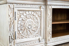 The Gileteen Solid Wood TV Unit for Living Room in All White The Gileteen Solid Wood TV Unit for Living Room in All White