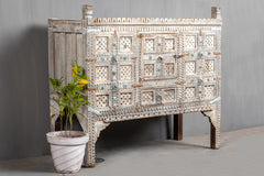 Hand carved Furniture Antique Solid Wood Damchiya Dowry with Drawer in White Hand carved Furniture Antique Solid Wood Damchiya Dowry with Drawer in White