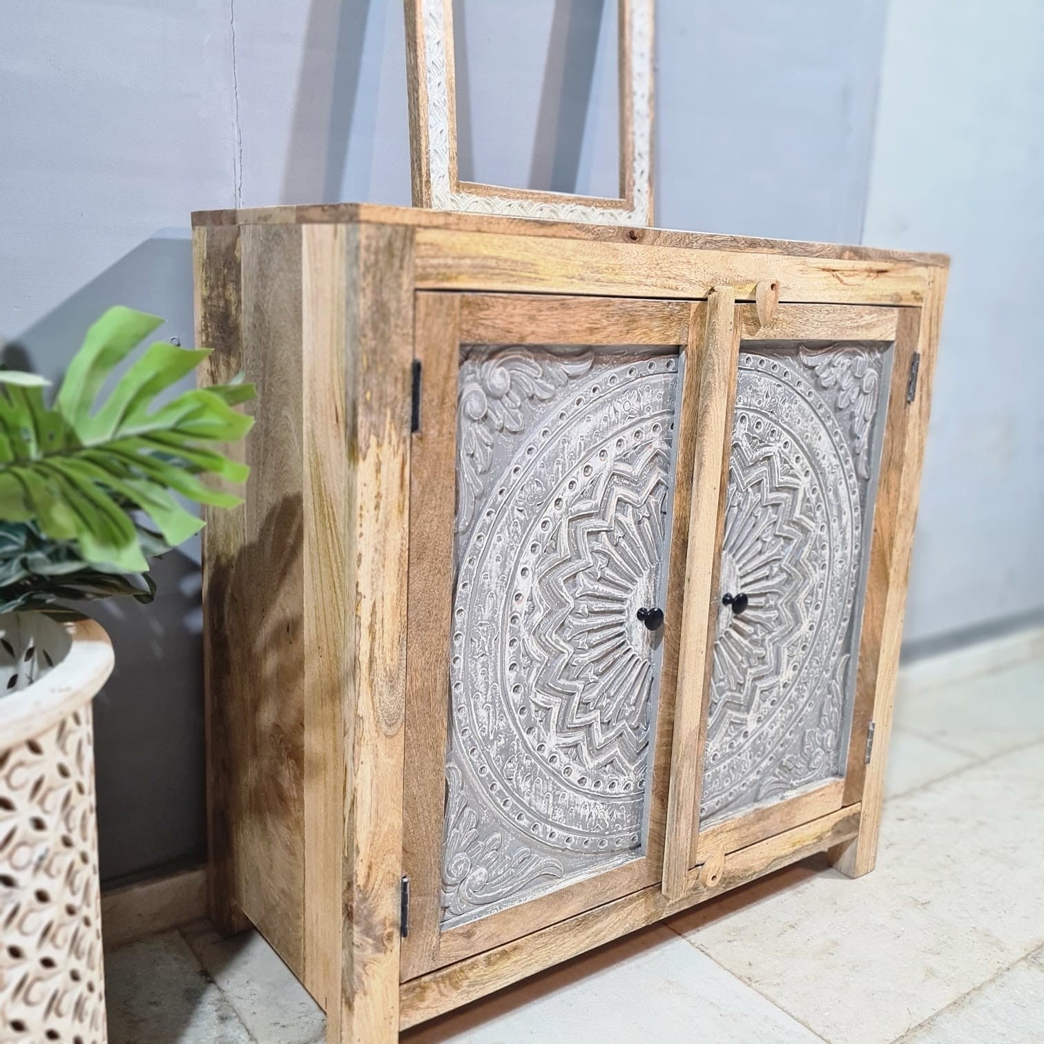 Handmade Carved Indian Furniture Solid Hard Wood Cabinet Floral Pattern Grey 90x45x90cm  -   Handmade Carved Indian Furniture Solid Hard Wood Cabinet Floral Pattern Grey 90x45x90cm  -