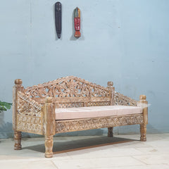 Mughal Garden Hand Carved Balinese Daybed Limewash 150x60x80 cm Mughal Garden Hand Carved Balinese Daybed Limewash 150x60x80 cm