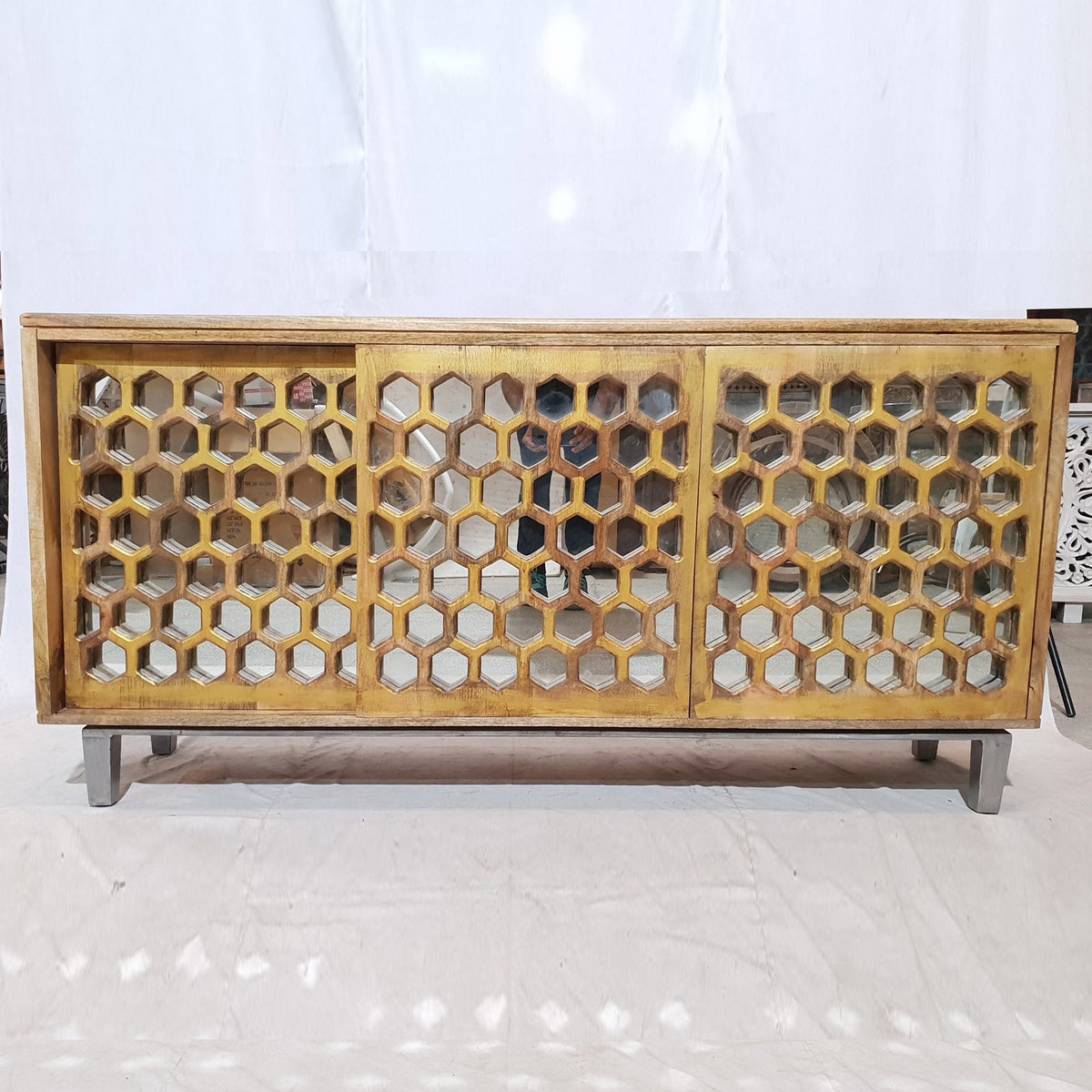 Handcarved Honeycomb mirrored Golden Sideboard sliding doors 170x40x85cm