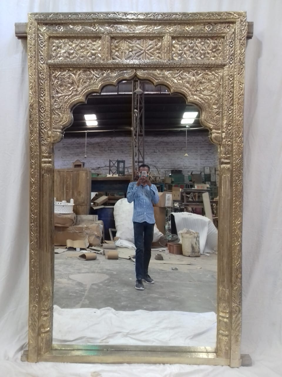 Mehrab Carved Mirror Frame With Golden Finish 180x220 cm  -  