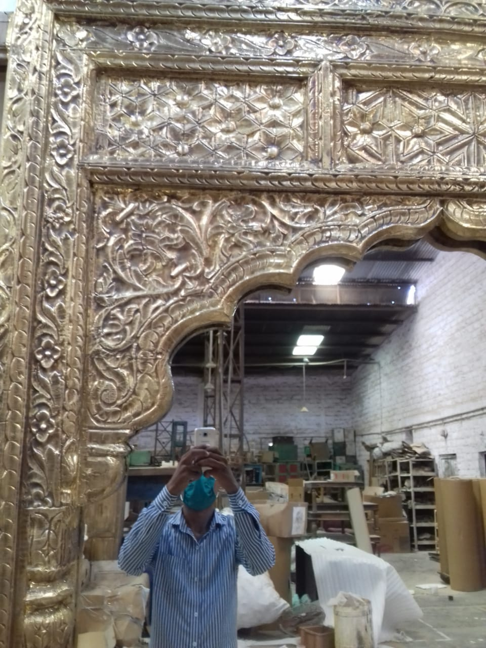 Mehrab Carved Mirror Frame With Golden Finish 180x220 cm  -  