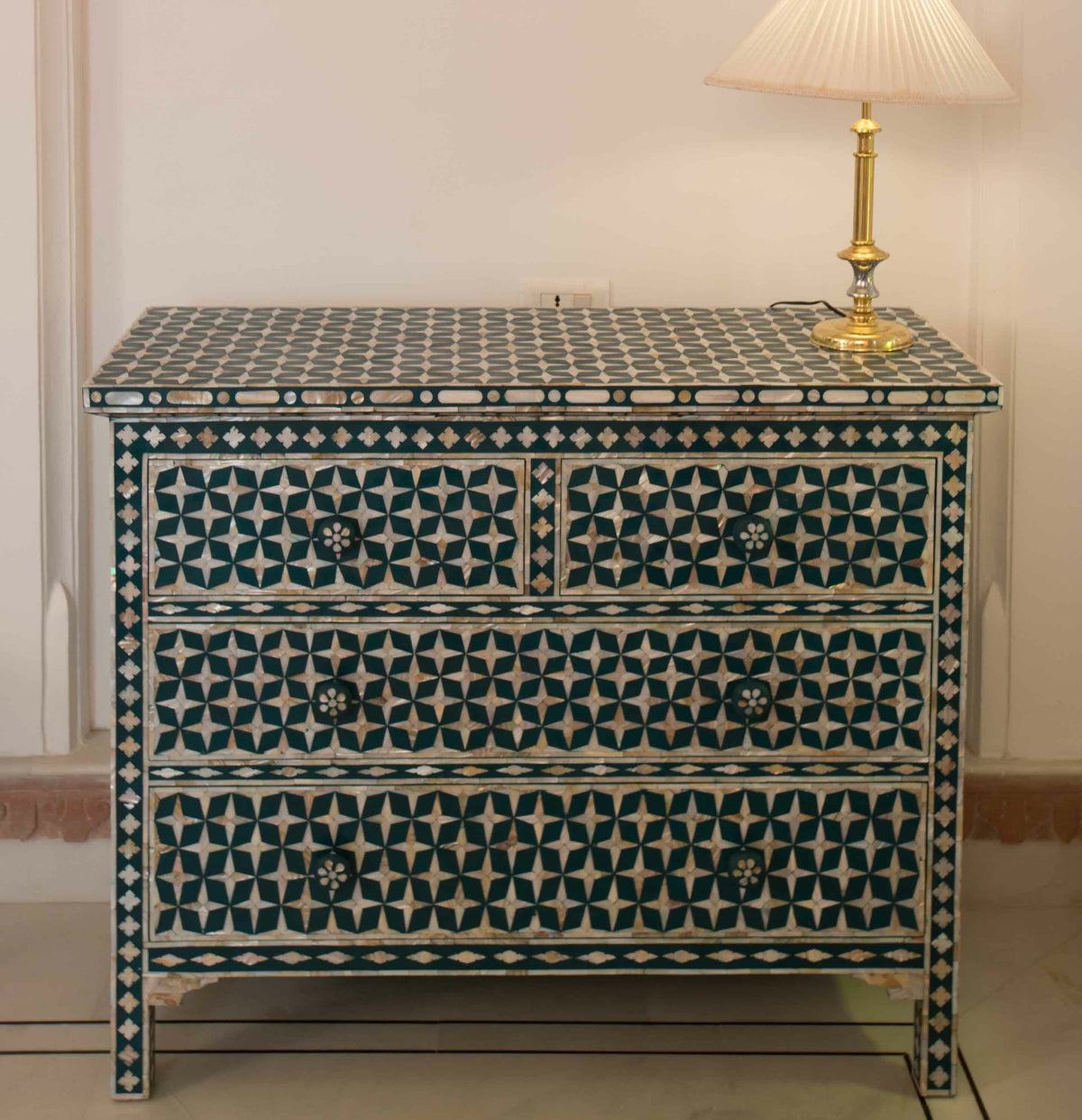 Mother of Pearl chest of Drawer Sideboard Green