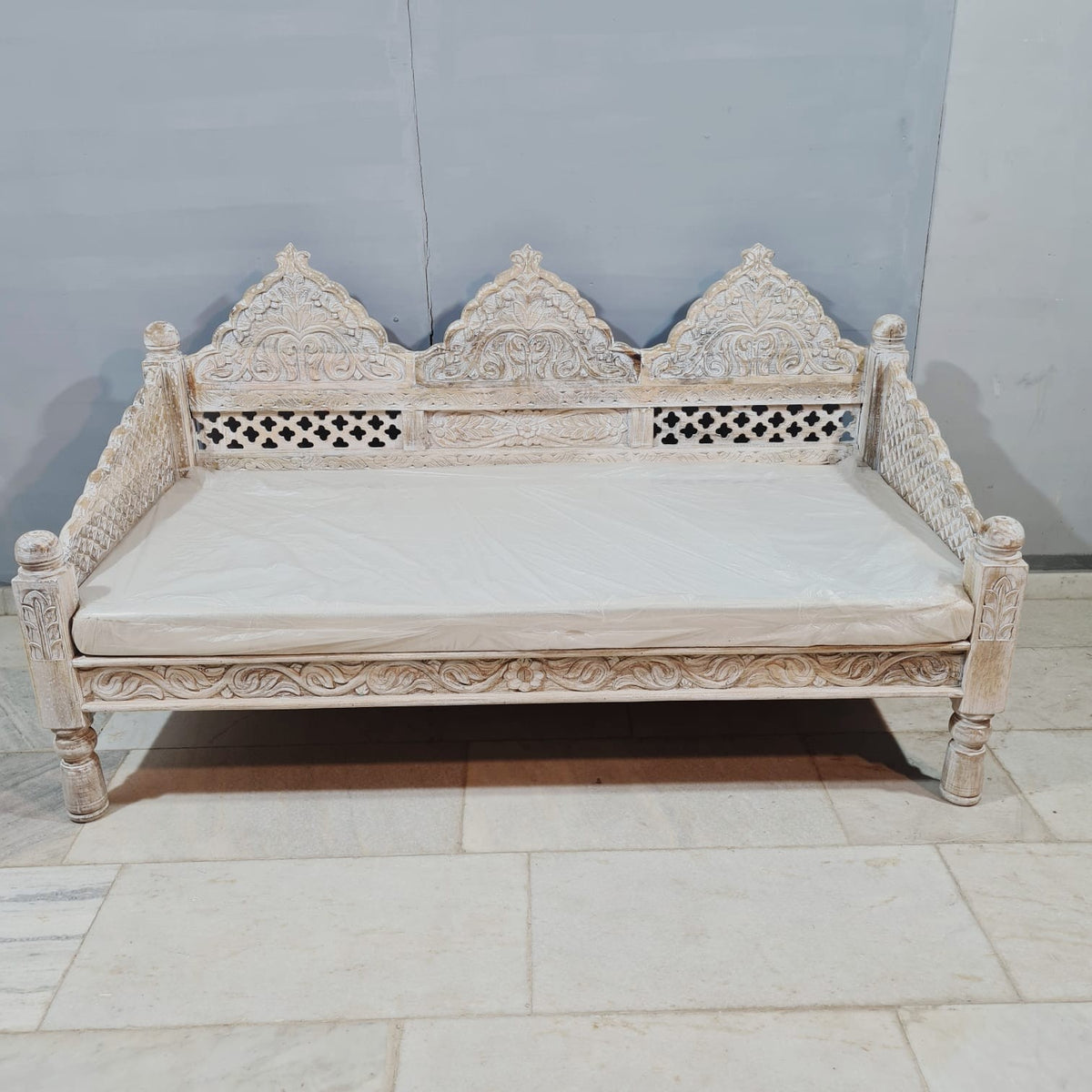 Antique Indian Hand Mughal Garden Wooden 3 Seater Daybed 200x90x100cm