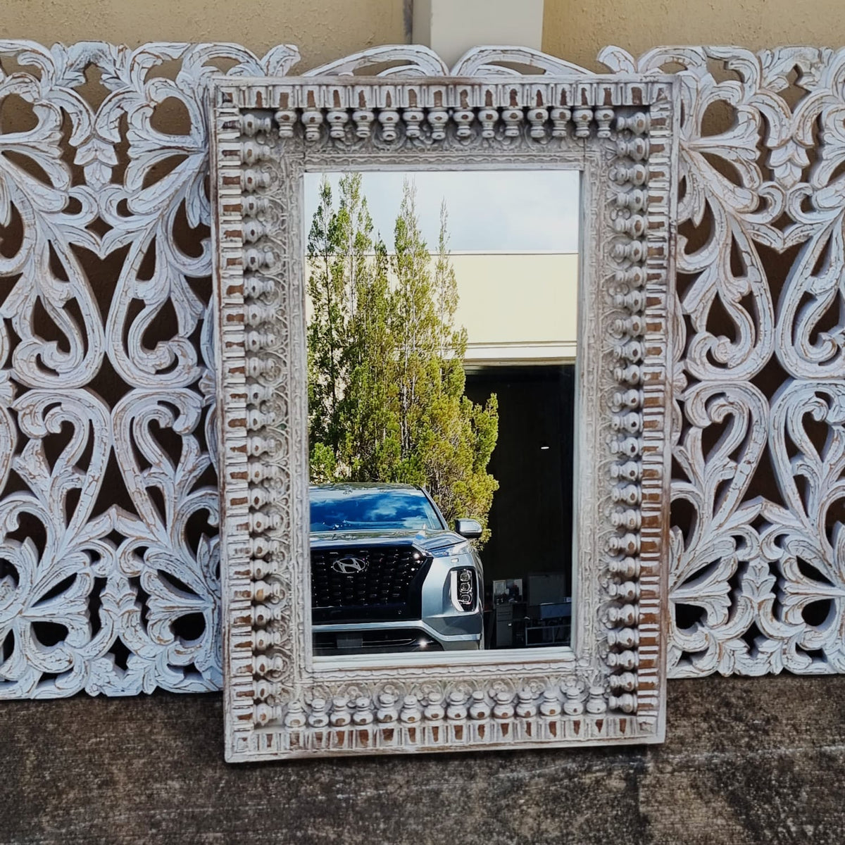 Hand Carved Indian Solid Wood Wall Mirror With Floral Pattern White Wash 61.5x3.5x82Cm