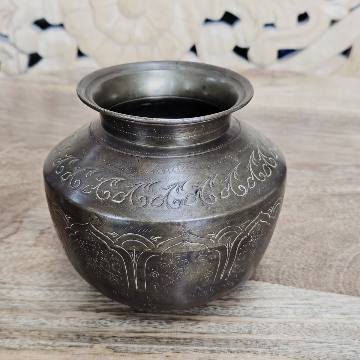 Indian Handcrafted Home Decor Metal Pot A44