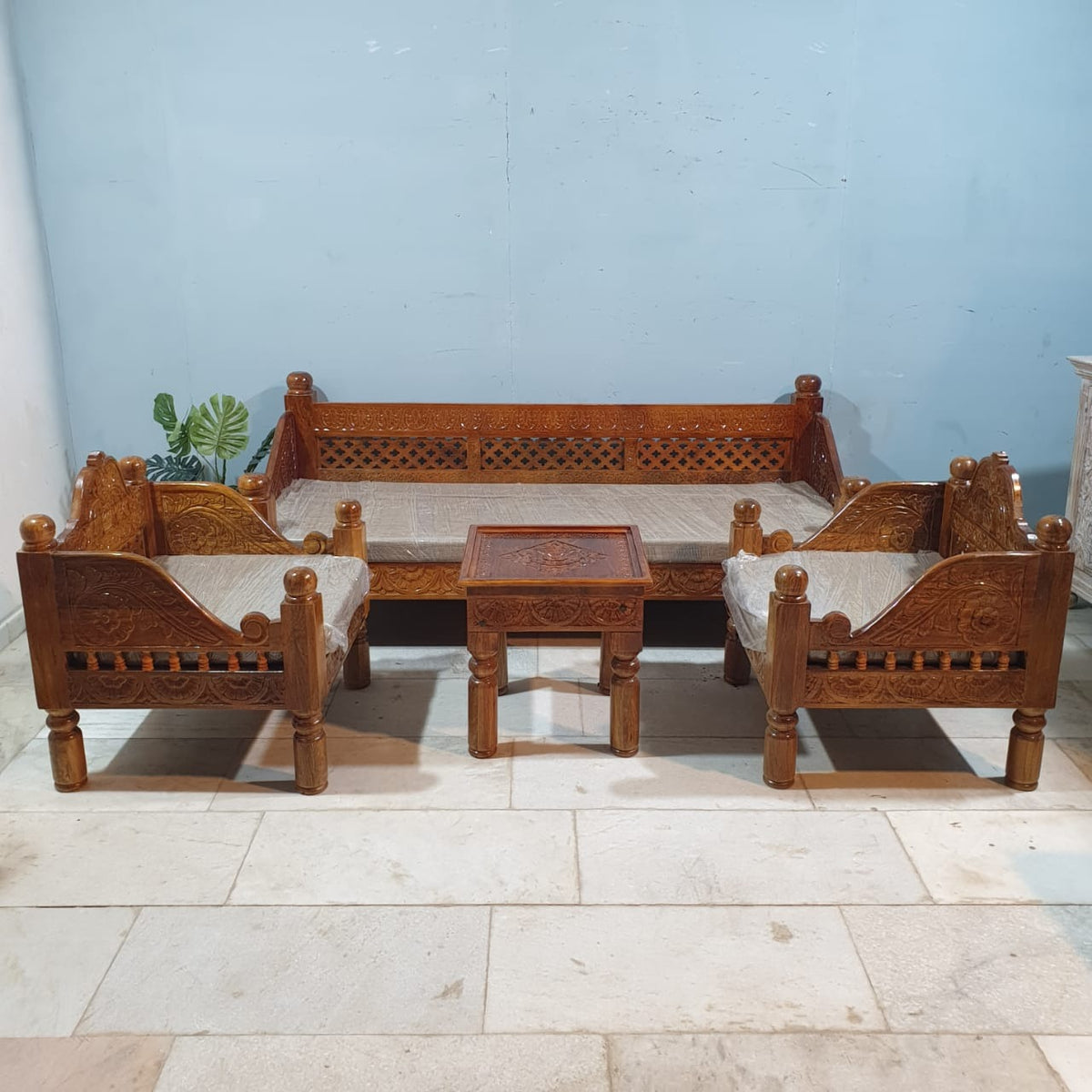 Indian Furniture Classic Hand Carved Traditional Sofa Set With Center Table D2