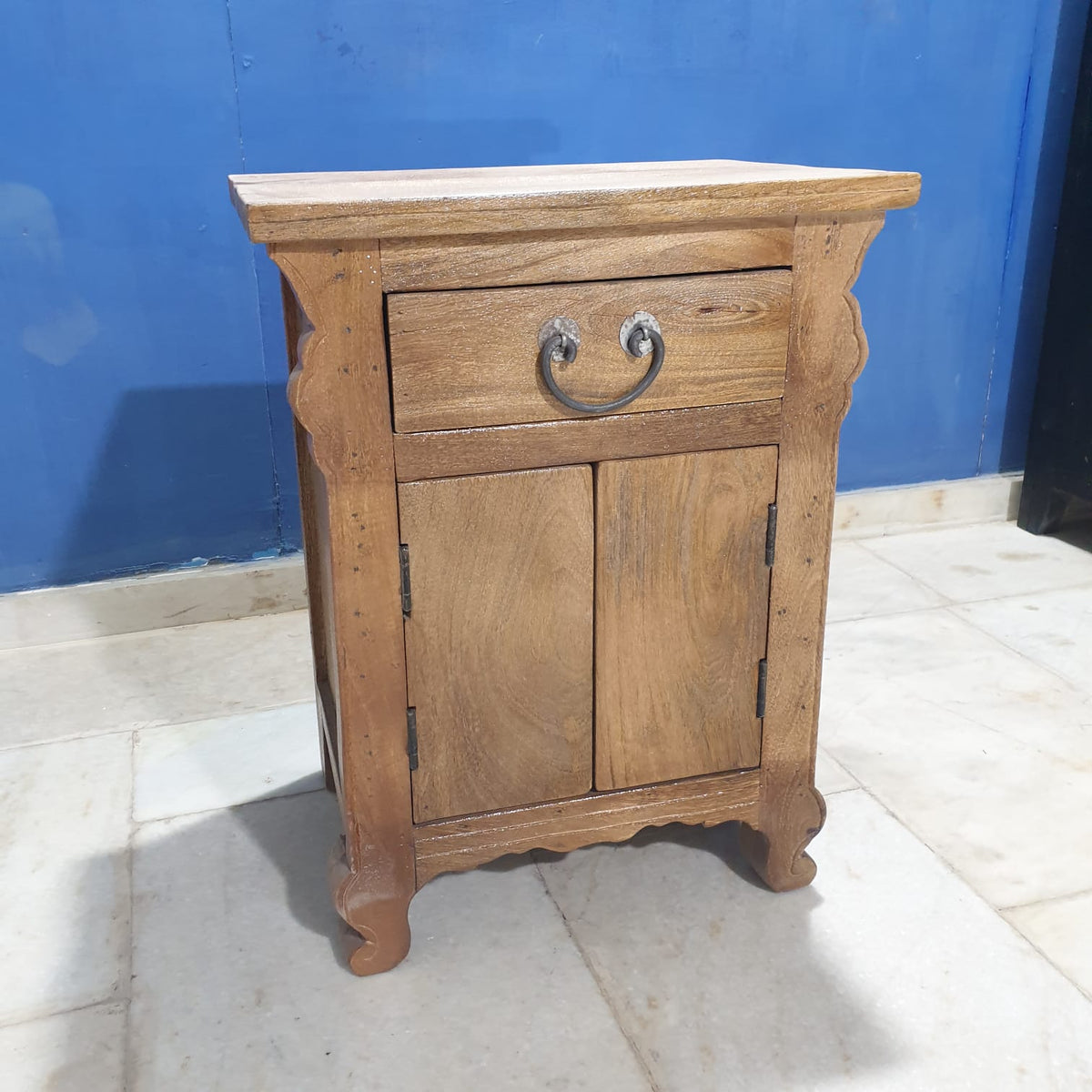 Indian Hand Carved Solid Wood Oriental Bedside Tables 93