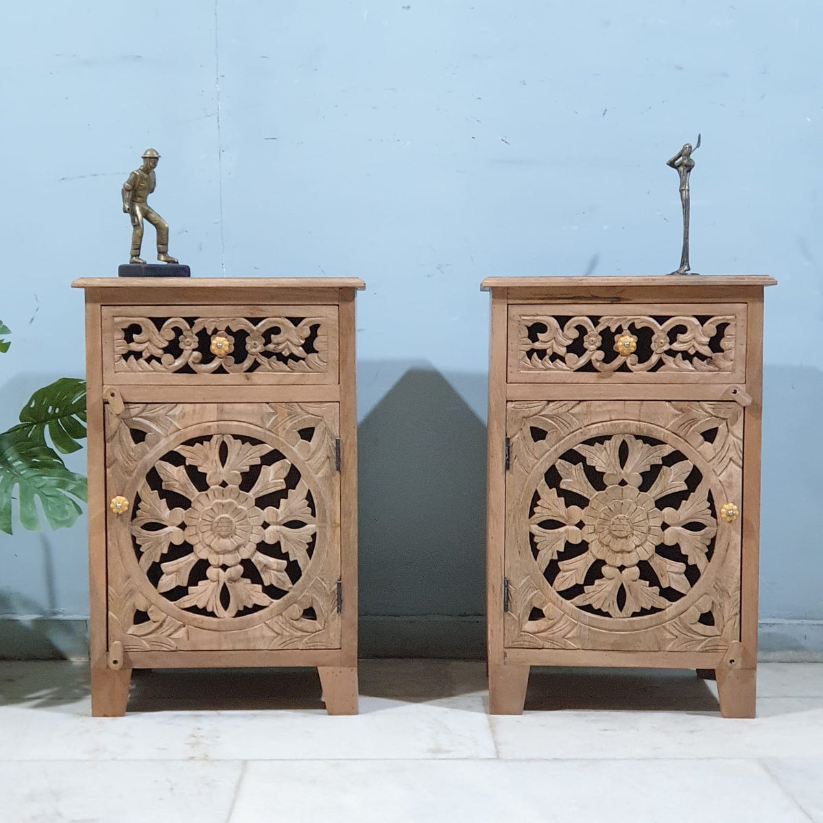 Indian Hand Carved Solid Wooden Bedside Table 45x35x70cm Brown