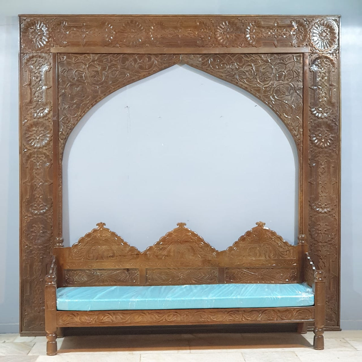 Mughal Garden Hand Carved Solid Wood Daybed Sofa D14