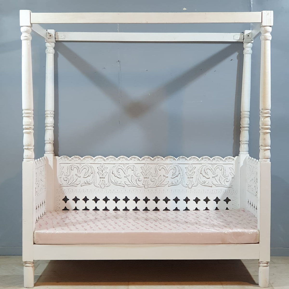 Hand Carved Solid Wood Daybed Whitewash 188 x101 x210 cm