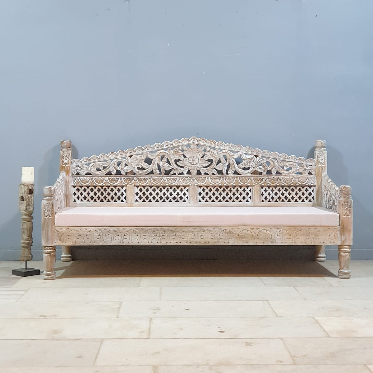Mughal Garden Hand Carved Balinese Daybed Whitewash 180X80X85 cm