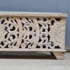 Handcrafted Whitewashed Carved Wooden Storage Chest – Solid Wood Blanket Box with Floral Carving