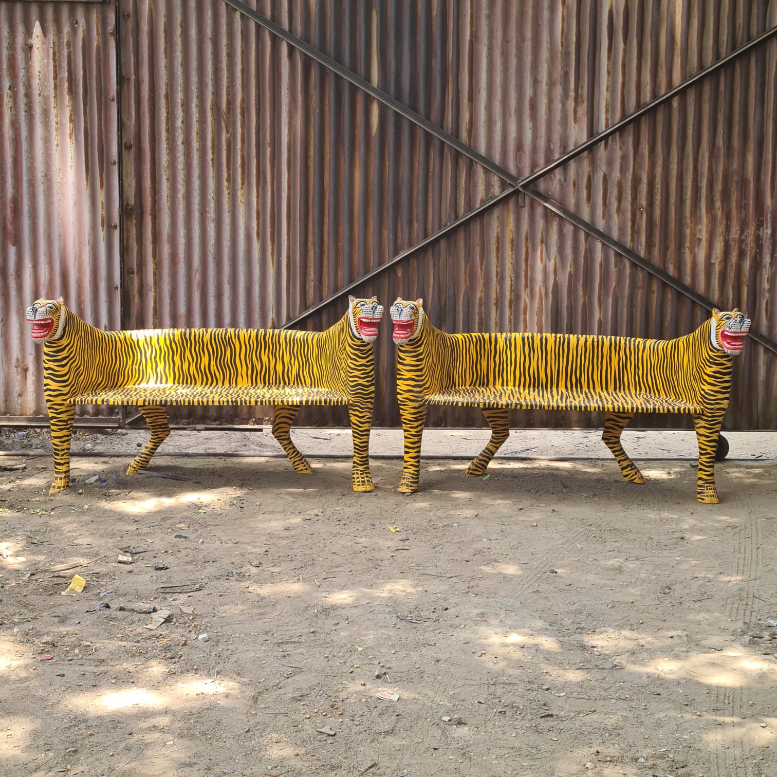 Hand-painted Indian tiger bench in solid wood with yellow and black detailing