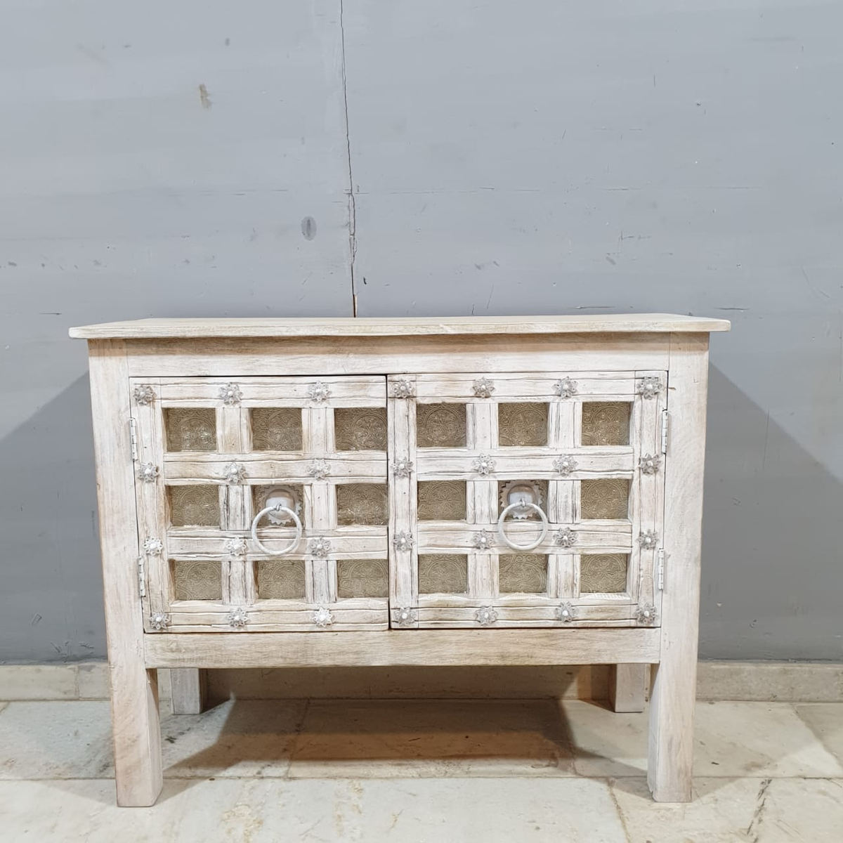 Vintage Hand Carved Mango Wood 2 Door Console Table 57