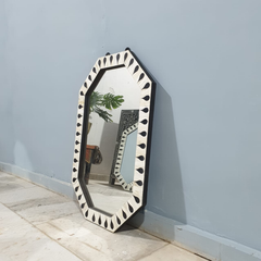 Bone Inlay Octagon Modish Mirror Frame White Flower Petal Pattern 31