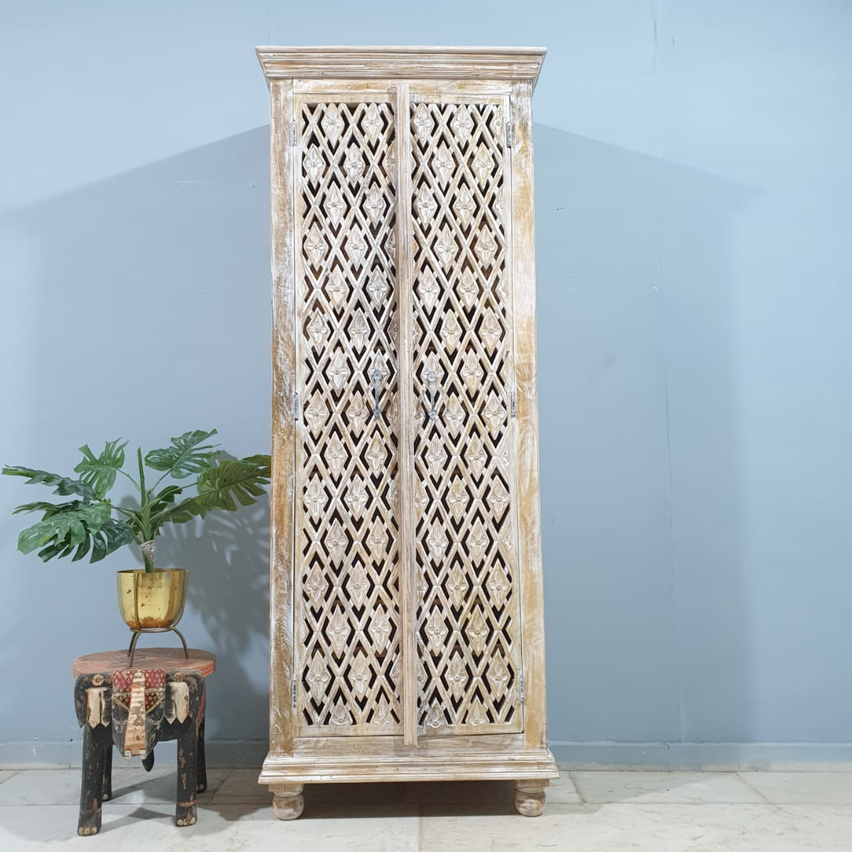 Kalah Hand Carved Solid Wooden Cupboard Cabinet Wardrobe D124