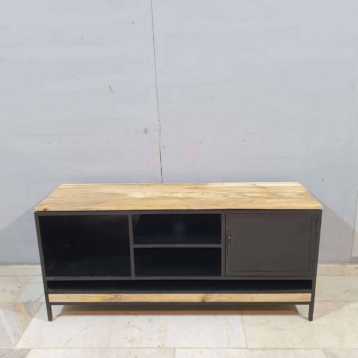 Metal Factory Industrial Indian Solid Wood Tv Media Cabinet 58