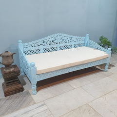 Handmade Indian Furniture Solid Mango Wood Carved Balinese Daybed Sofa Seat With Mattress