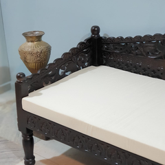 Handmade Indian Furniture Solid Mango Wood Carved Balinese Daybed Sofa Seat With Mattress