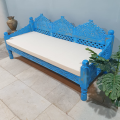 Handmade Indian Furniture Solid Mango Wood Carved Balinese Daybed Sofa Seat With Mattress