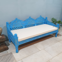 Handmade Indian Furniture Solid Mango Wood Carved Balinese Daybed Sofa Seat With Mattress