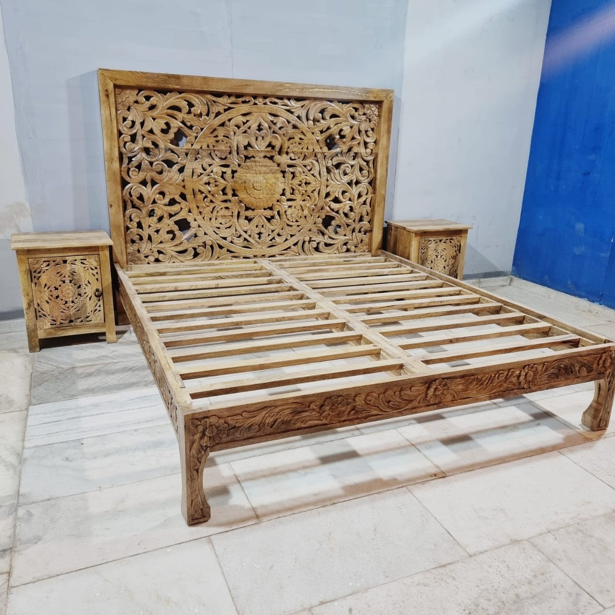 Antique Indian Hand Carved Wooden Floral Bed Queen 180x5x180cm